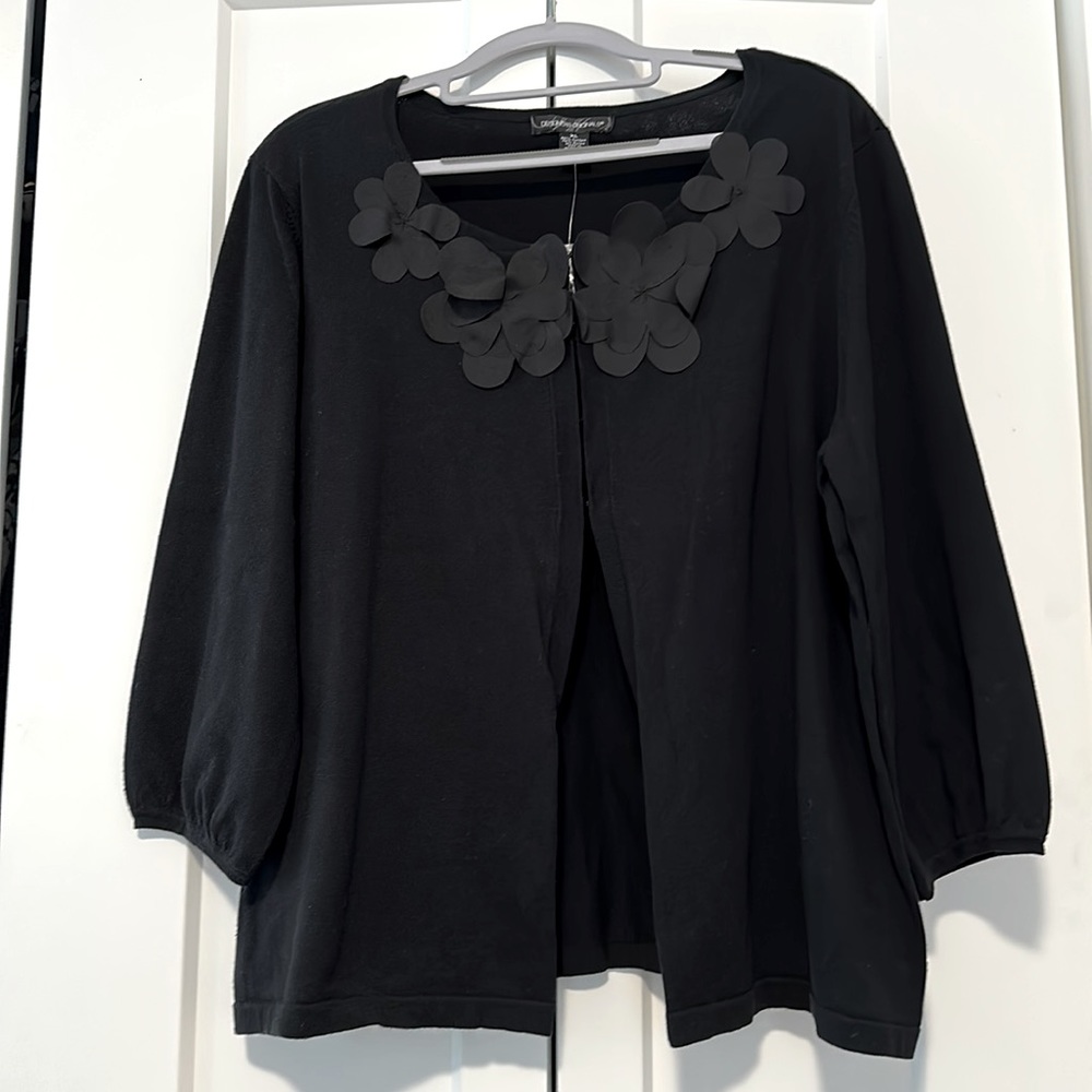 Designers Originals cardigan w/ floral appliqué (NWT)